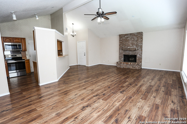 Image 7 of 22 For 9515 Woodland Hills