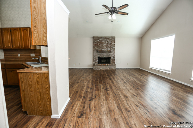 Image 8 of 22 For 9515 Woodland Hills