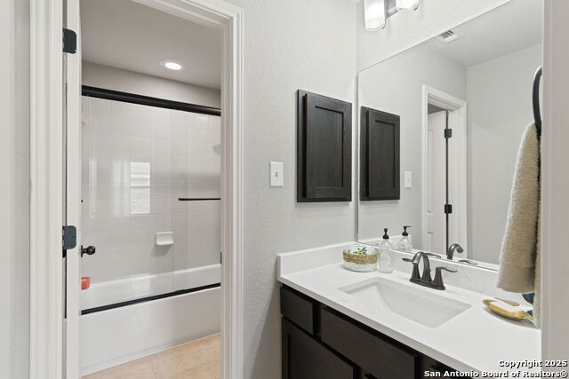Image 32 of 48 For 24131 Canyon Row