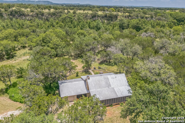 Image 17 of 26 For 959 Highland Dr