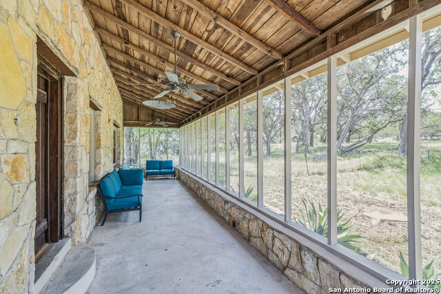 Image 4 of 26 For 959 Highland Dr
