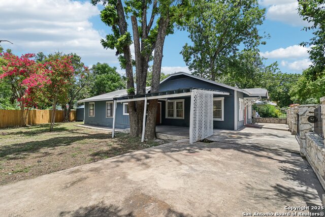 Image 25 of 28 For 701 Magnolia Ave W