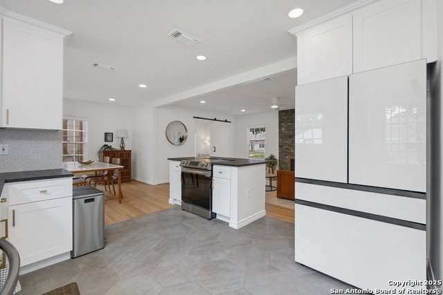 Image 7 of 40 For 235 Furr Dr  