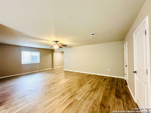 Listing photo id 8 for 10218 Relic Oaks