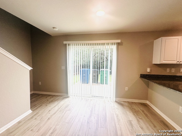 Listing photo id 14 for 10218 Relic Oaks