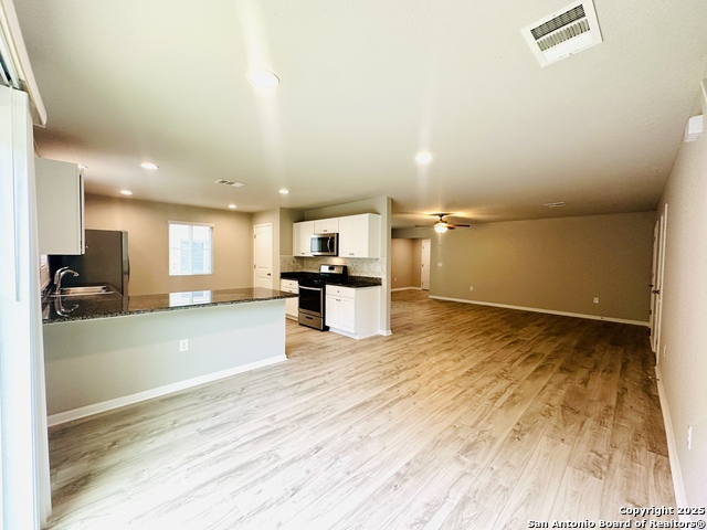 Listing photo id 16 for 10218 Relic Oaks