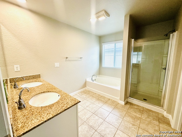Listing photo id 22 for 10218 Relic Oaks