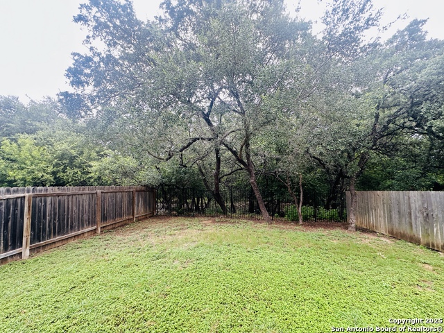 Listing photo id 35 for 10218 Relic Oaks