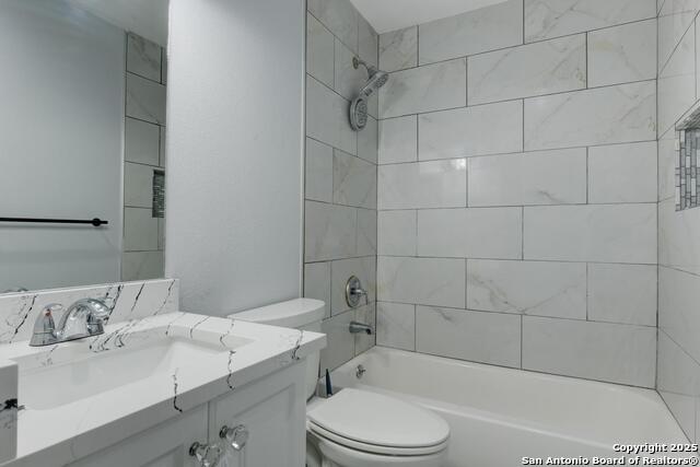 Image 21 of 26 For 5783 Larkdale