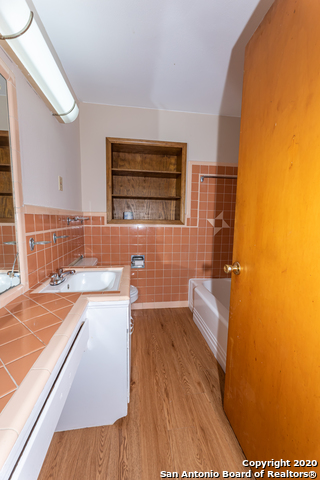 Image 11 of 19 For 370 Savannah Dr