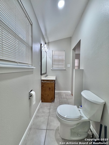 Image 12 of 19 For 370 Savannah Dr