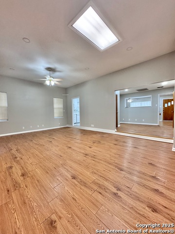 Image 16 of 19 For 370 Savannah Dr