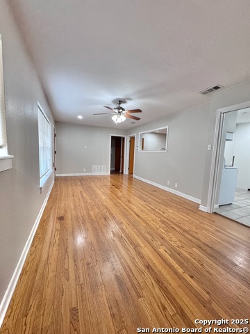 Image 3 of 19 For 370 Savannah Dr