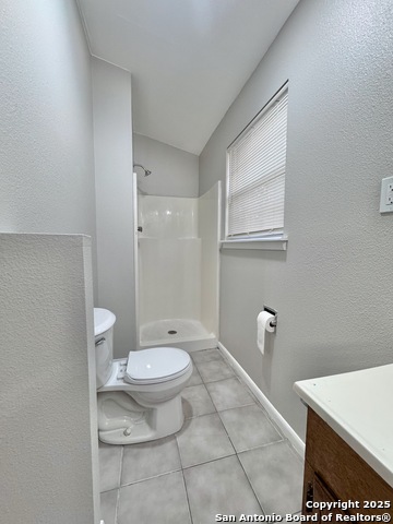 Image 6 of 19 For 370 Savannah Dr