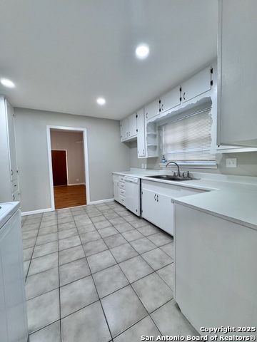 Image 7 of 19 For 370 Savannah Dr