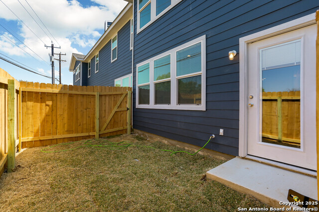 Image 17 of 17 For 6922 Crestway Rd
