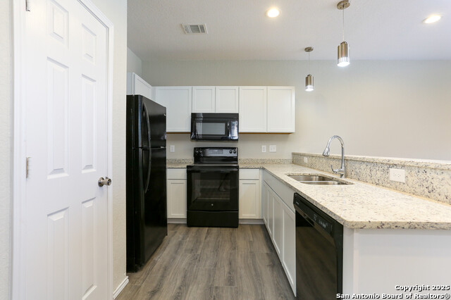 Image 8 of 17 For 6922 Crestway Rd