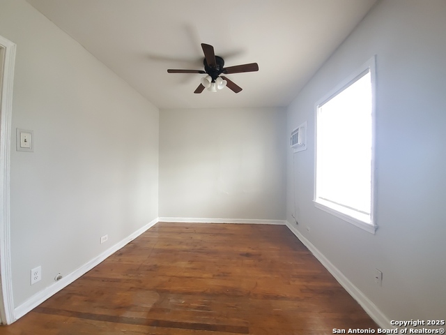 Image 14 of 24 For 713 Fair