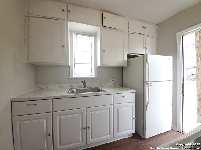 Image 22 of 24 For 713 Fair