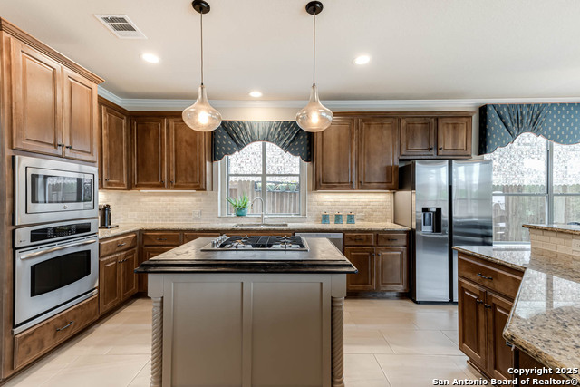 Listing photo id 13 for 18739 Castellani