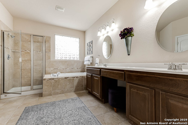 Listing photo id 19 for 18739 Castellani