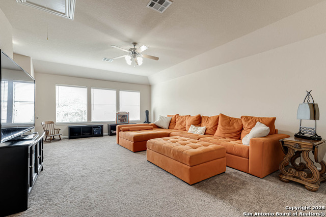 Listing photo id 21 for 18739 Castellani
