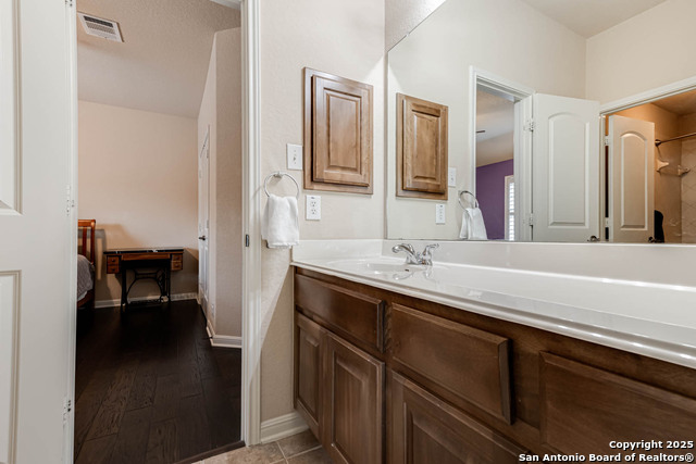 Listing photo id 24 for 18739 Castellani