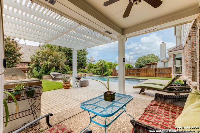 Listing photo id 31 for 18739 Castellani