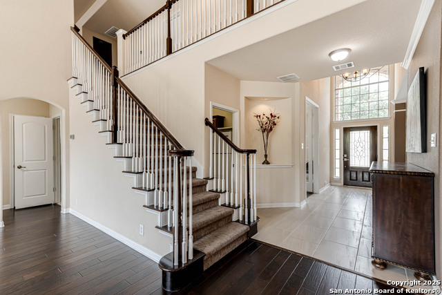 Listing photo id 3 for 18739 Castellani