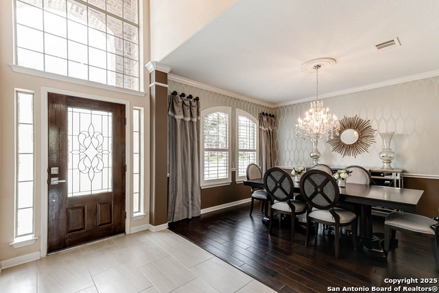 Listing photo id 4 for 18739 Castellani