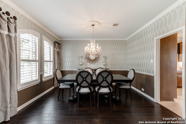 Listing photo id 5 for 18739 Castellani