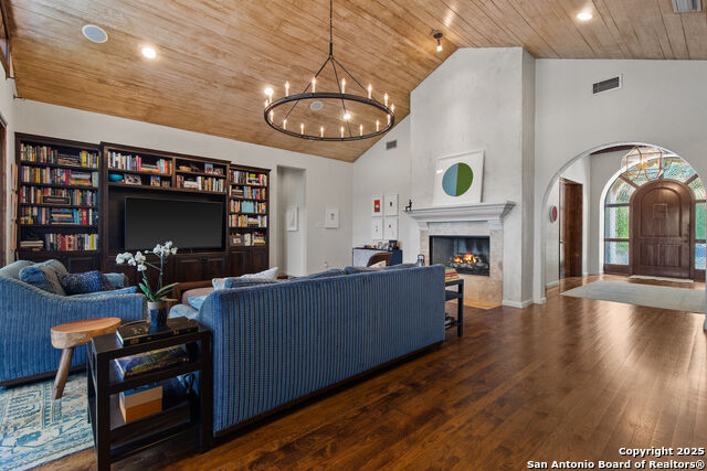 Listing photo id 8 for 311 Elizabeth