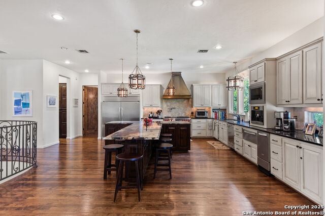 Listing photo id 10 for 311 Elizabeth