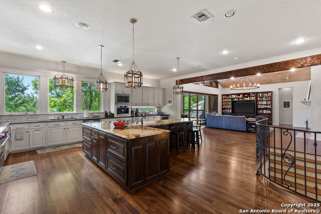Listing photo id 12 for 311 Elizabeth