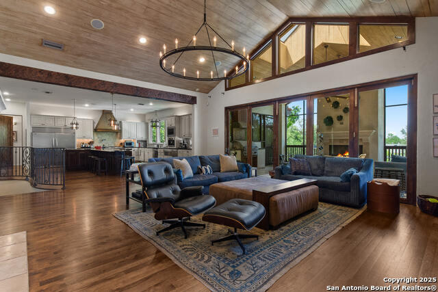 Listing photo id 7 for 311 Elizabeth