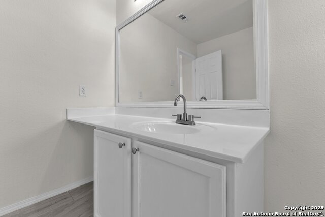 Image 26 of 36 For 11319 Enclave