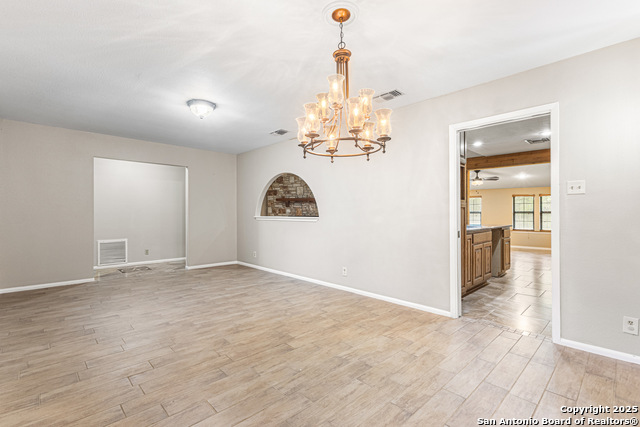 Listing photo id 9 for 6674 Pembroke Rd