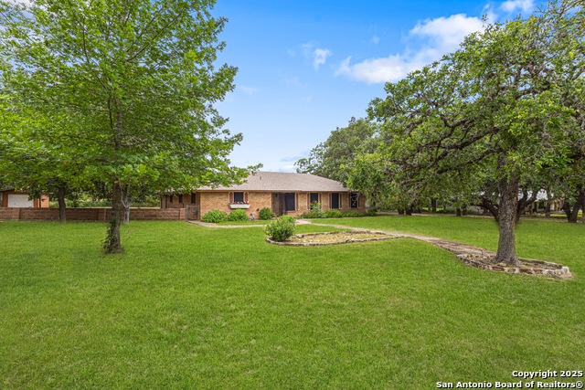 Listing photo id 0 for 6674 Pembroke Rd