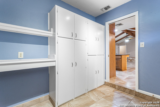 Listing photo id 24 for 6674 Pembroke Rd
