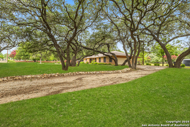 Listing photo id 2 for 6674 Pembroke Rd
