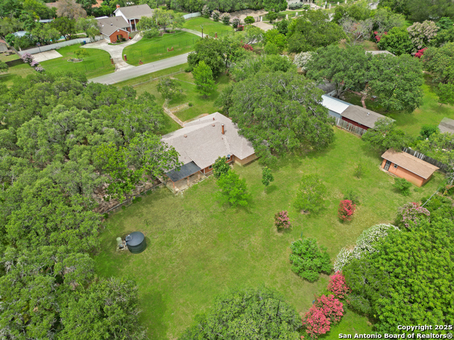 Listing photo id 3 for 6674 Pembroke Rd