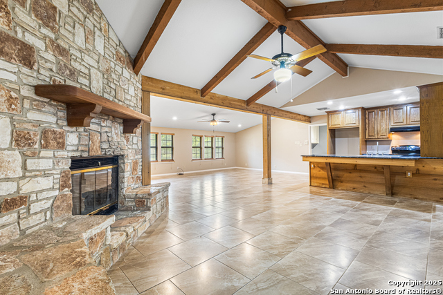 Listing photo id 5 for 6674 Pembroke Rd