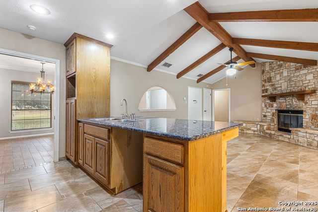 Listing photo id 6 for 6674 Pembroke Rd