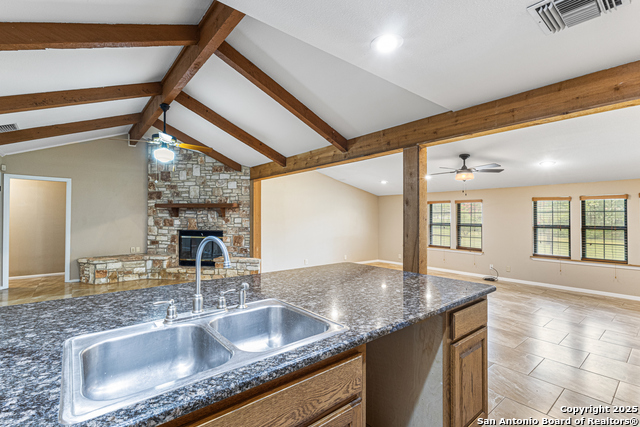 Listing photo id 7 for 6674 Pembroke Rd