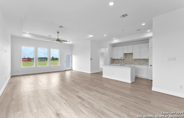 Image 10 of 36 For 285 Medina Verde Dr