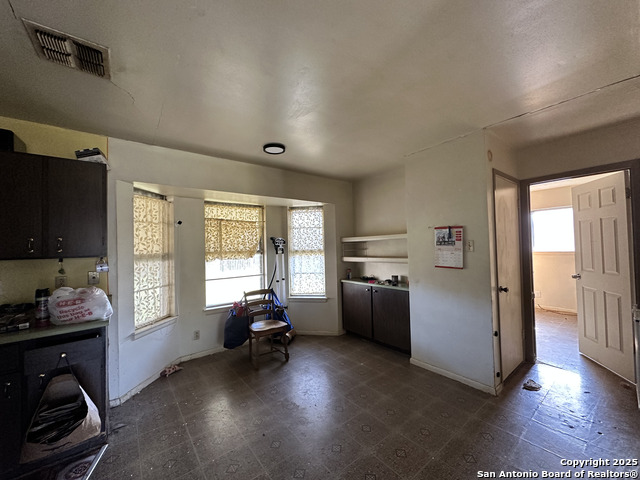 Image 10 of 28 For 5911 Thornwood