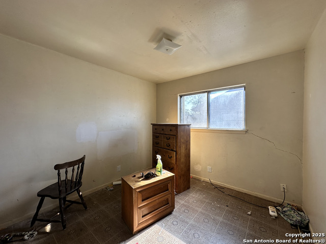 Image 20 of 28 For 5911 Thornwood