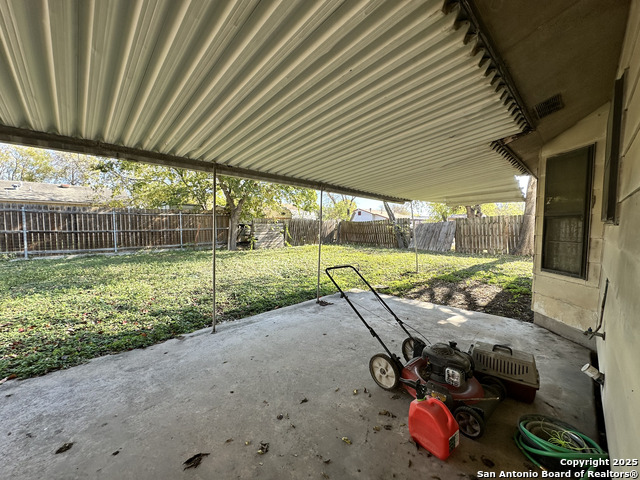 Image 26 of 28 For 5911 Thornwood