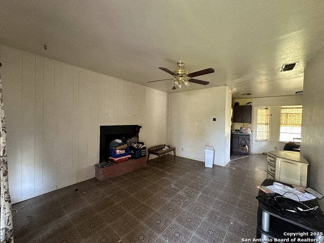 Image 4 of 28 For 5911 Thornwood