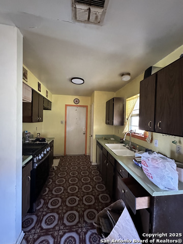 Image 6 of 28 For 5911 Thornwood